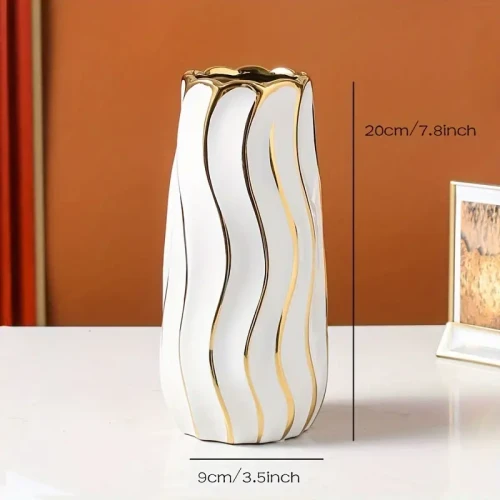 mały biały wazon.webp